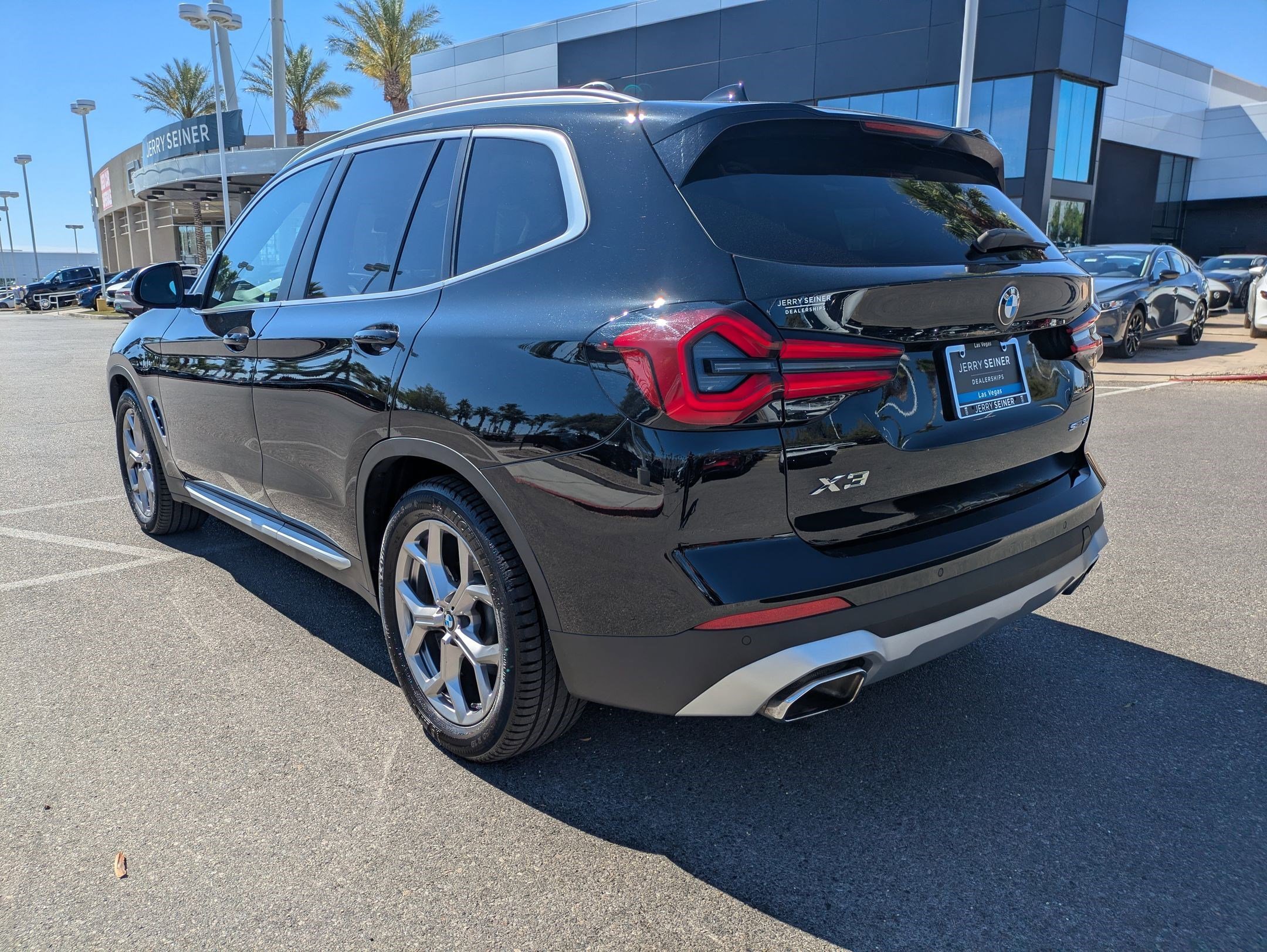 Used 2022 Jet Black BMW sDrive30i image 3