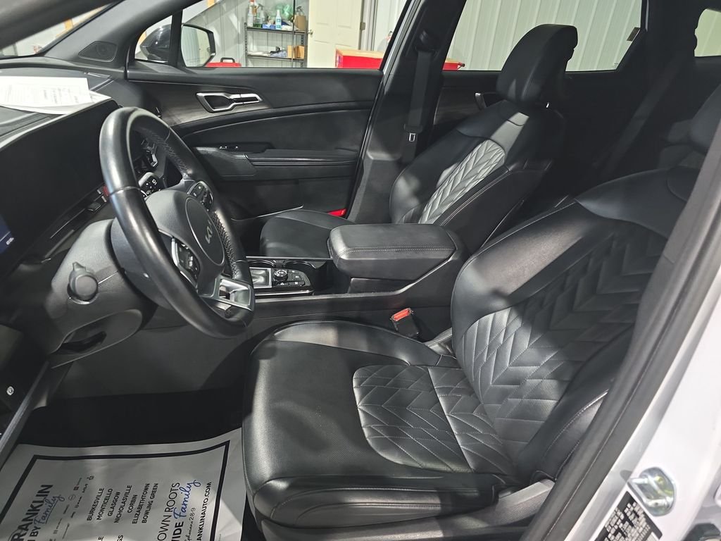 Used 2023 White Kia X-Line image 9