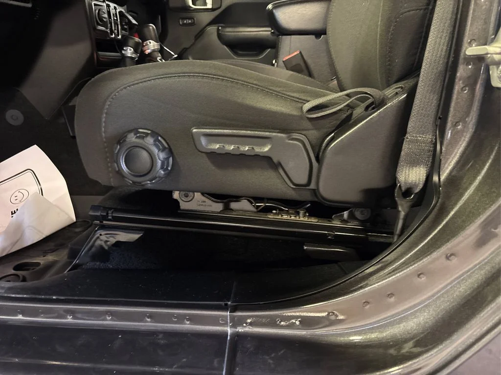 Certified Used 2019 Granite Crystal Clearcoat Metallic Jeep Unlimited Sport S image 27