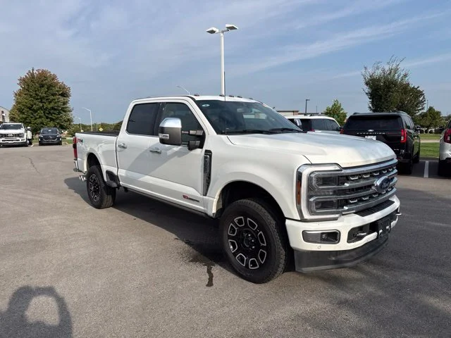 Used 2024 Star White Ford Platinum image 1