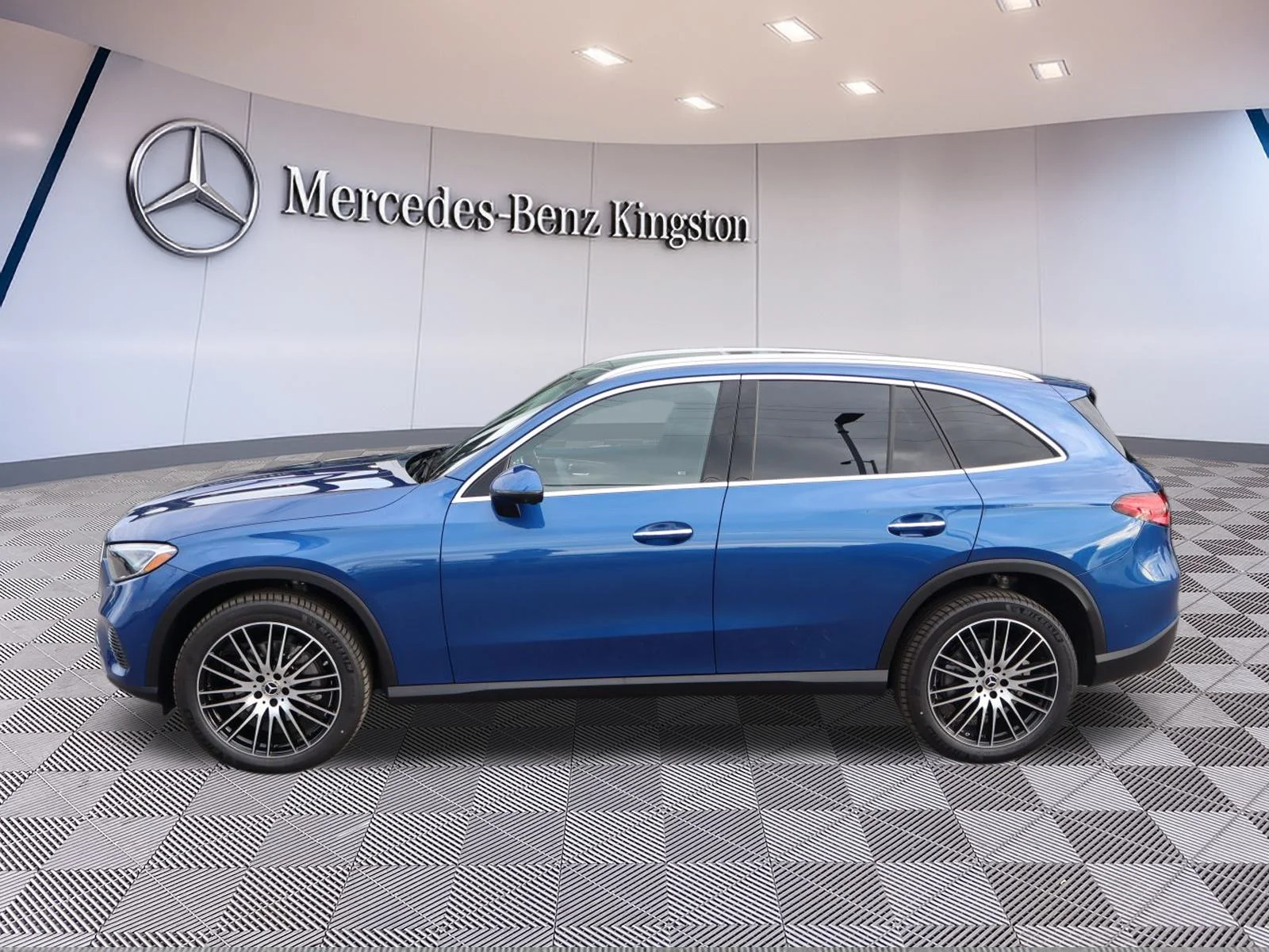 Used 2026 Blue Mercedes-Benz GLC 300 4MATIC SUV image 3