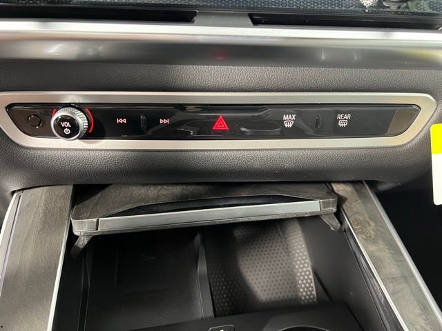 New 2026 White BMW sDrive40i image 27