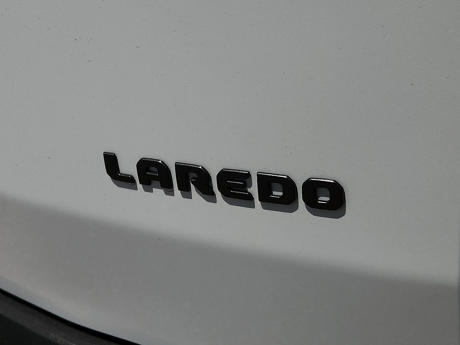 New 2026 Bright White Clear-Coat  Paint Jeep LAREDO 4X4 image 9