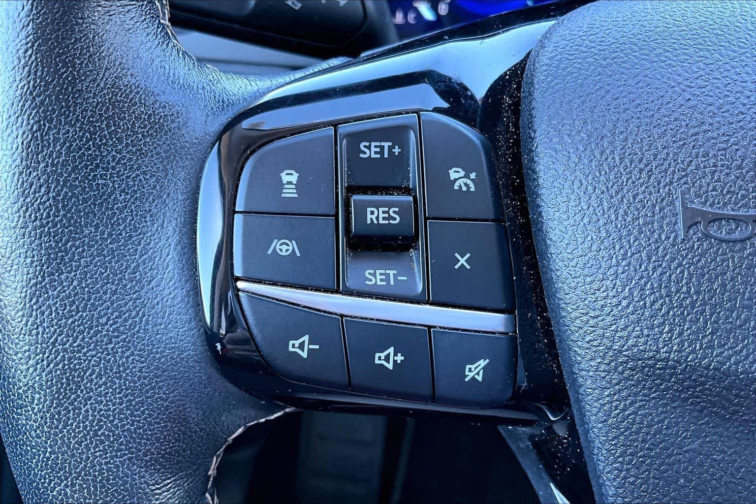 Used 2022 Agate Black Metallic Ford Titanium image 20