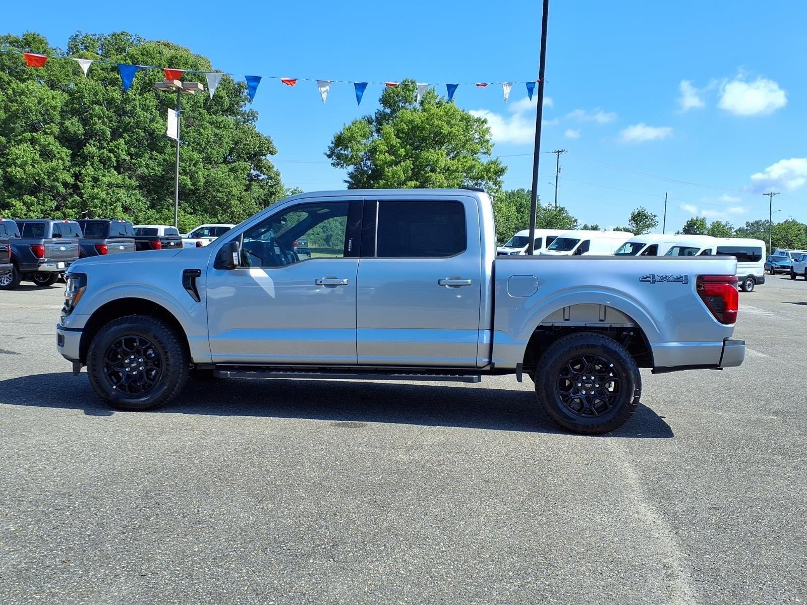 New 2026 Iconic Silver Metallic Ford XLT image 3