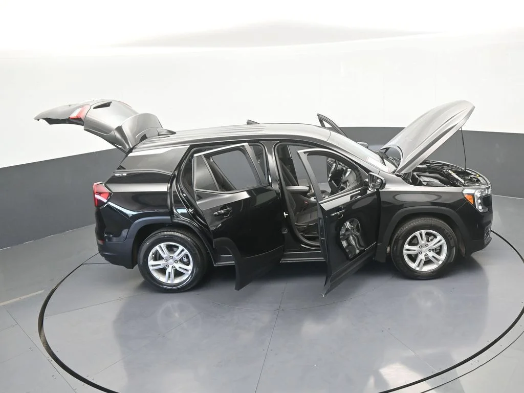 Used 2023 Ebony Twilight Metallic GMC SLE image 65