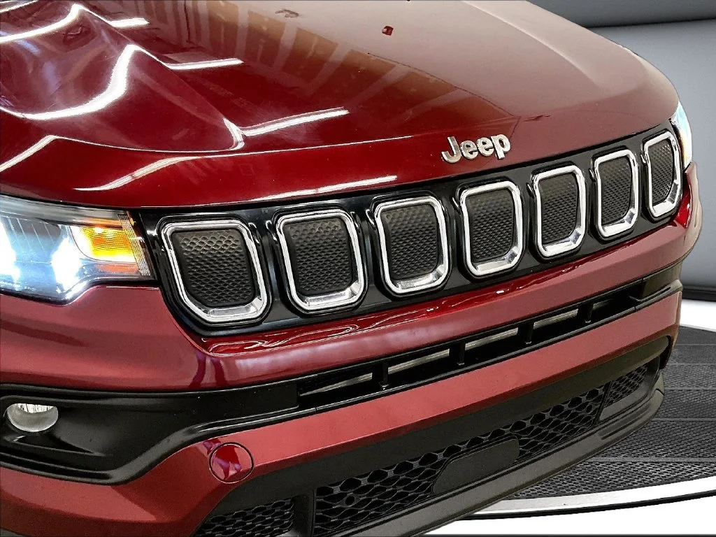 Used 2022 Red Jeep Limited image 32