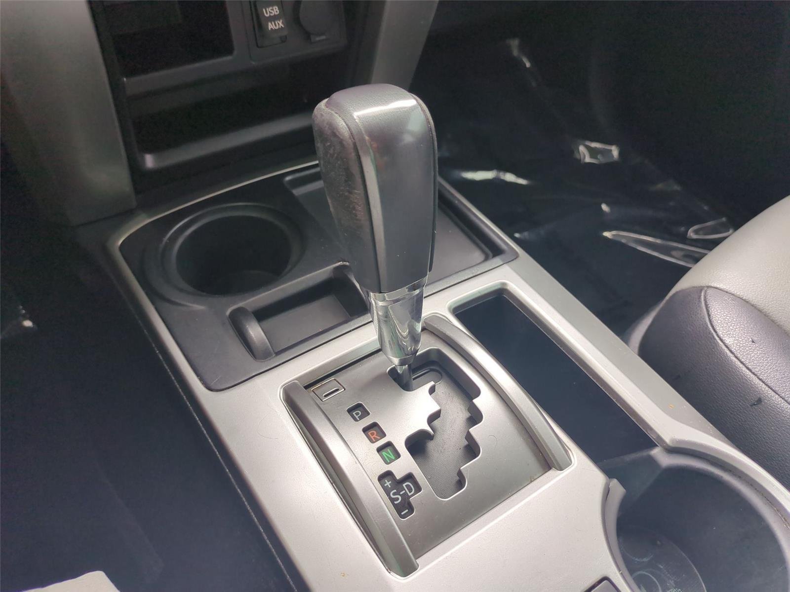 Used 2016 Midnight Black Metallic Toyota SR5 Premium image 30