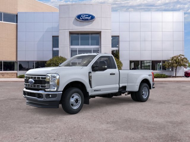 New 2026 Oxford White Ford XLT image 1