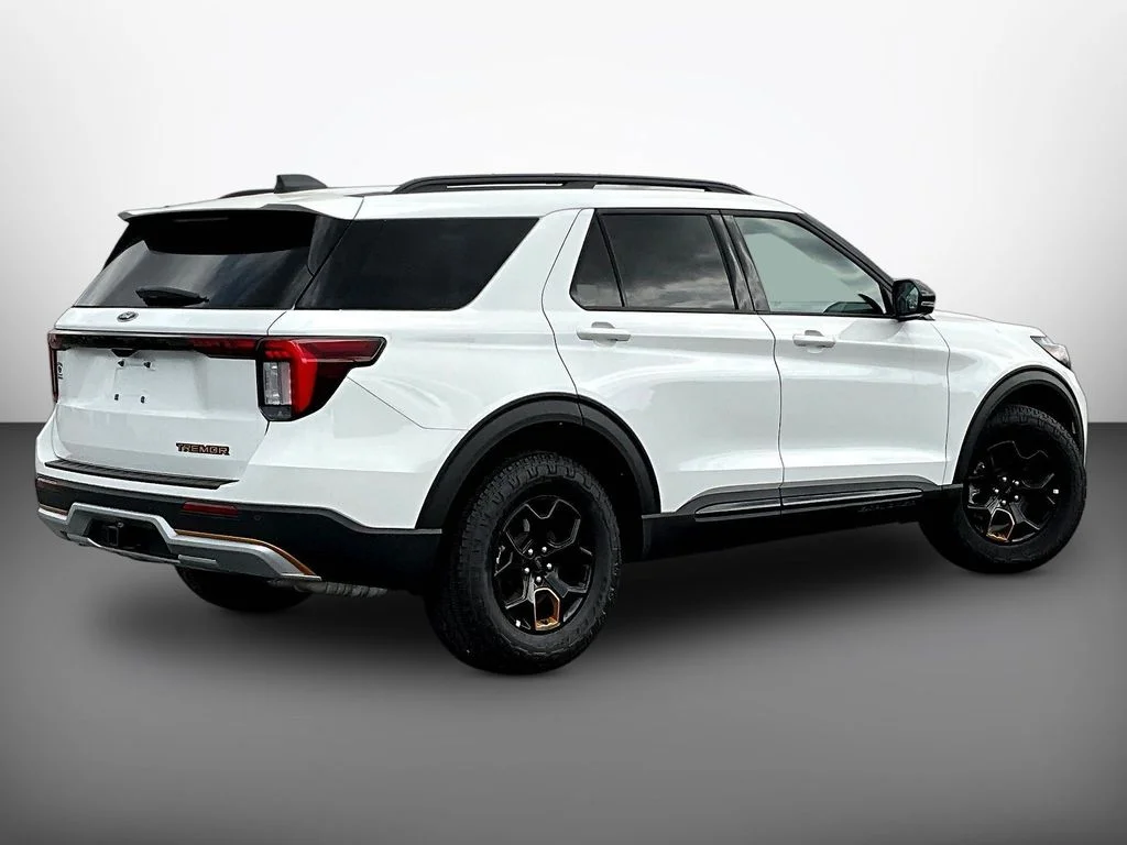 New 2026 Star White Metallic Tri-Coat Ford Tremor® image 15