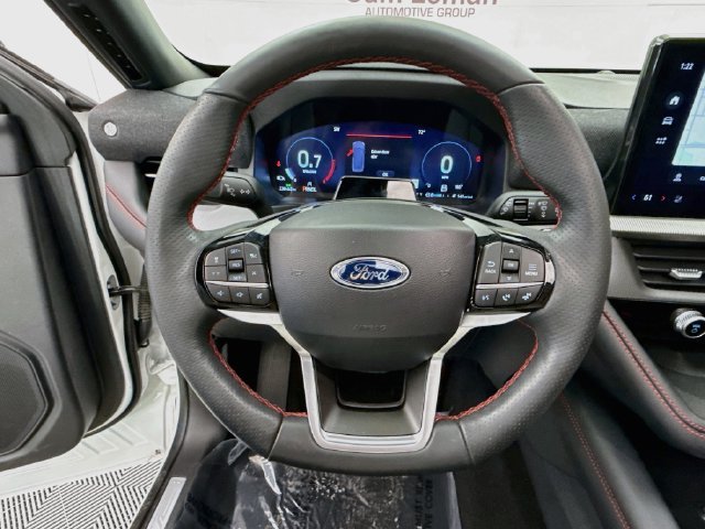 Used 2025 White Metallic Ford ST-Line image 11