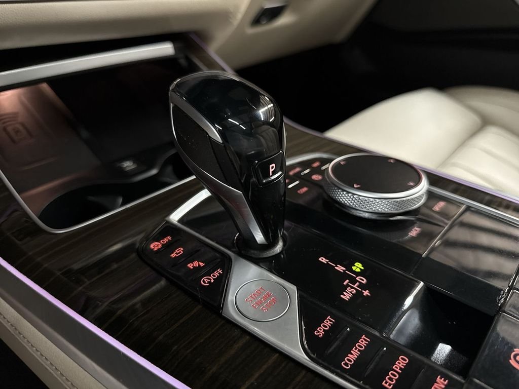 Used 2020 Black Sapphire Metallic BMW xDrive40i image 25