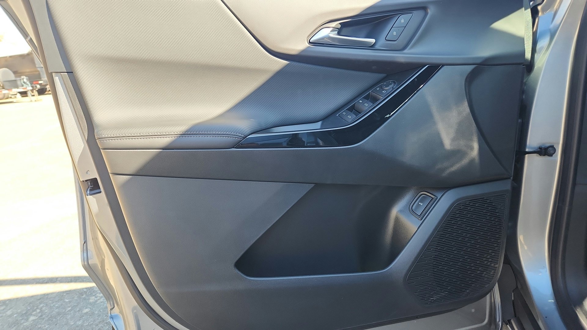 New 2027 Sterling Gray Metallic Chevrolet LT image 23
