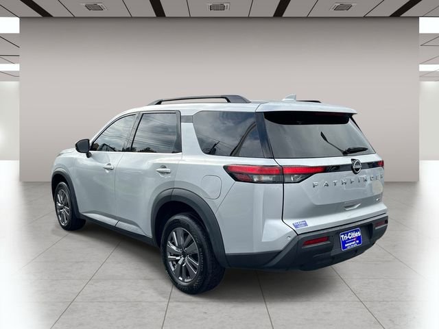 Used 2025 Silver Nissan SV image 6