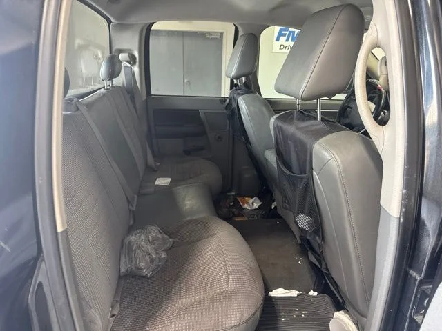 Used 2008 Black Dodge SLT image 21