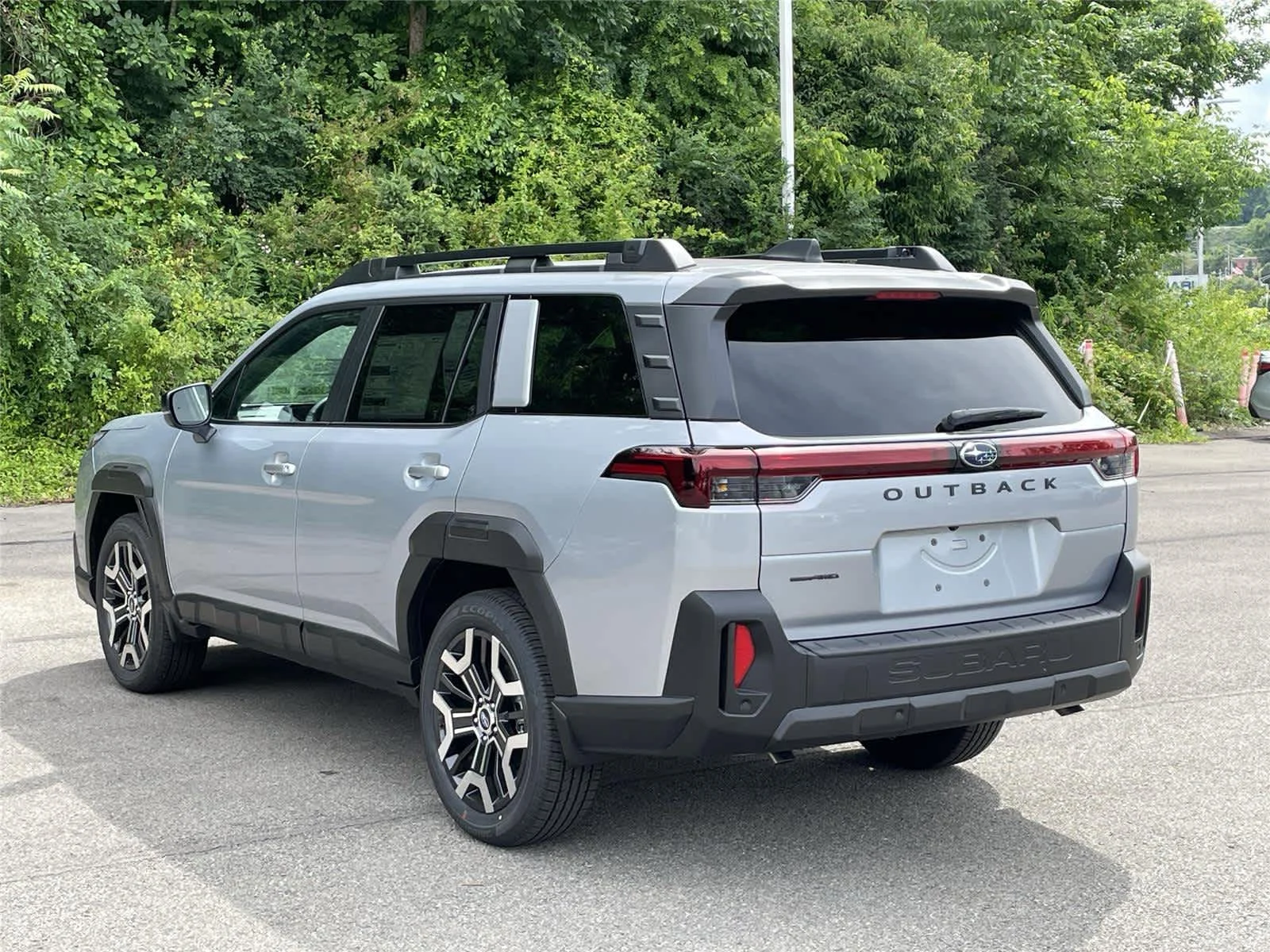 New 2026 ICE SILVER METALLIC Subaru Touring XT image 3
