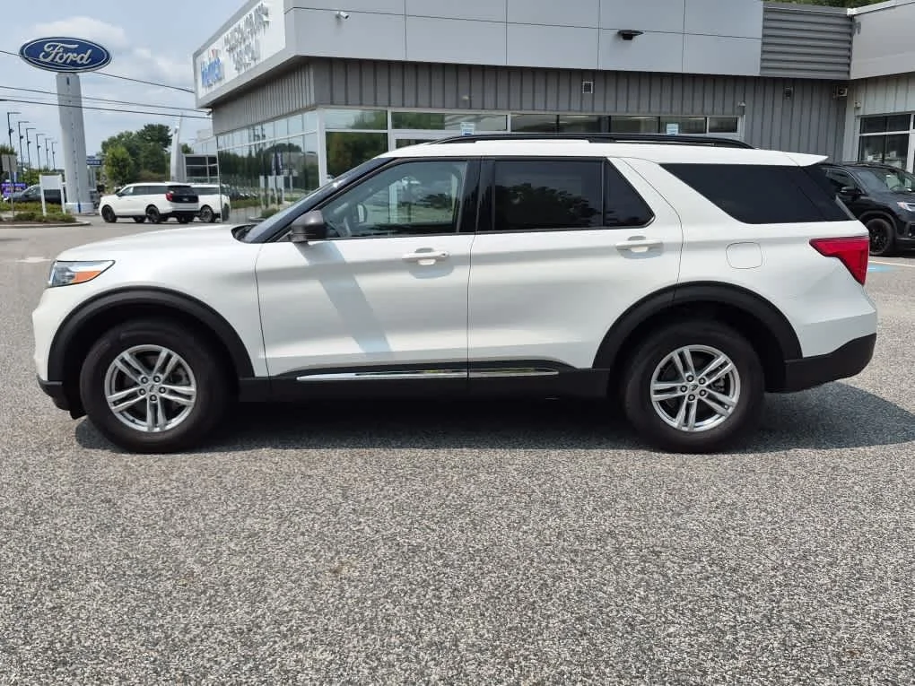 Certified Used 2024 Star White Metallic Tri-Coat Ford XLT image 5