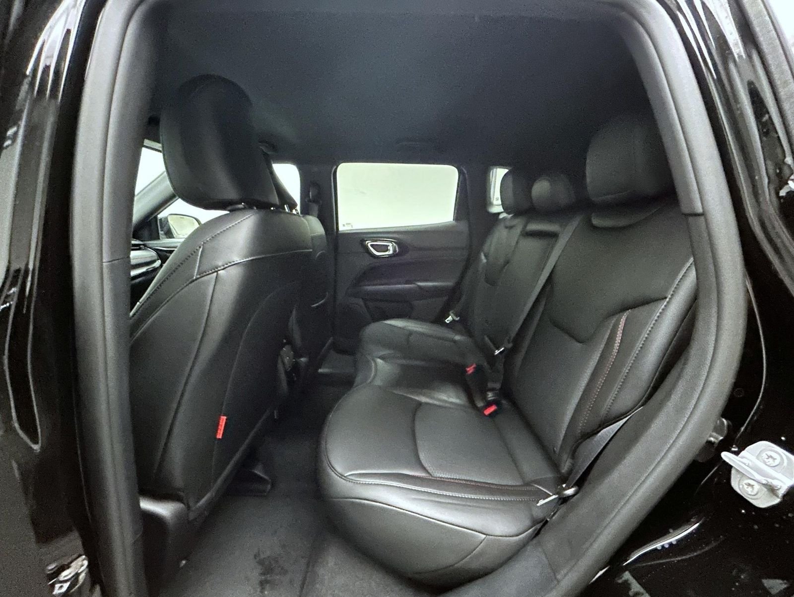 New 2026 Diamond Black Crystal Pearl-Coat Exterior Paint Jeep Trailhawk image 19