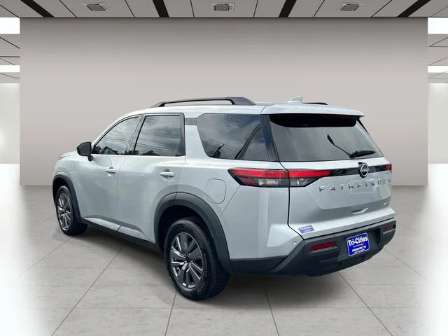 Used 2025 Silver Nissan SV image 6