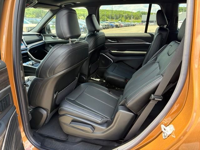 New 2026 Copper Shino Metallic Clear-Coat Exterior Paint Jeep Limited Reserve image 8
