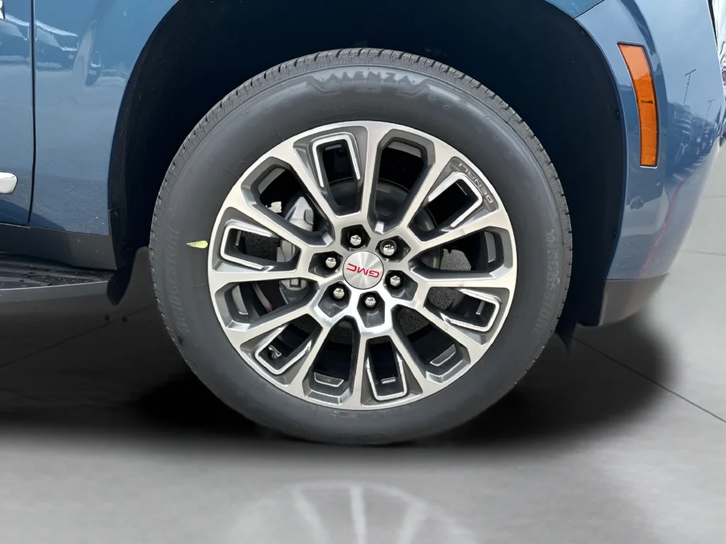 2026 GMC Yukon XL Denali - Photo 16