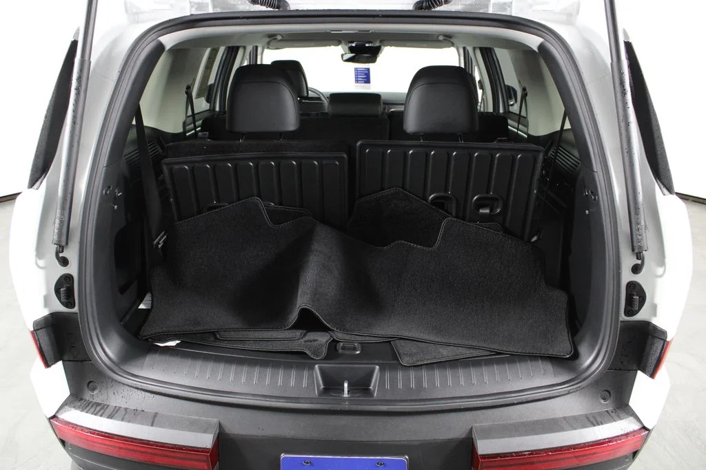 Used 2026 White Hyundai SEL image 18