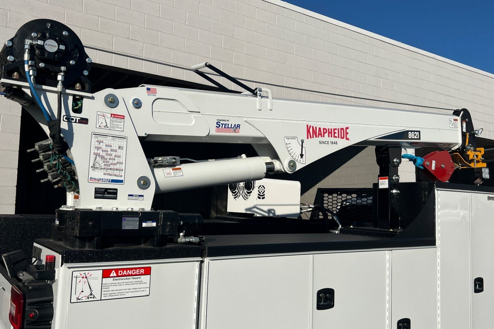 New 2026 Oxford White Ford F-550® XL image 25