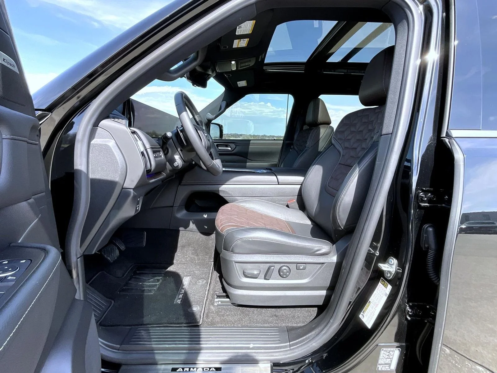 Used 2025 Black Nissan Platinum Reserve image 11