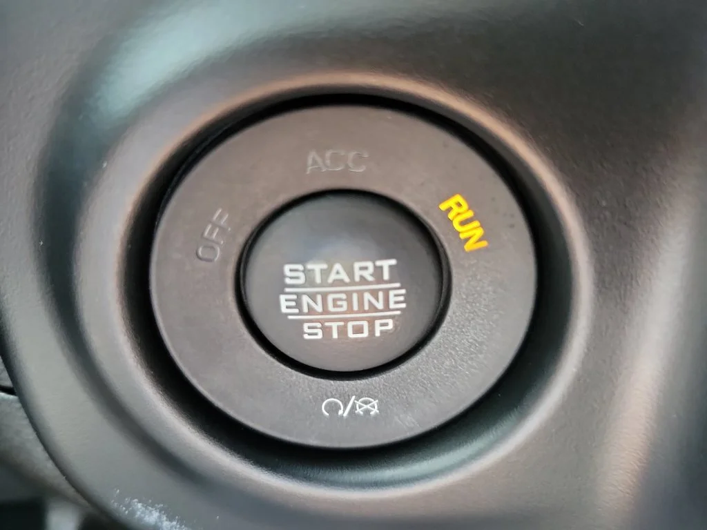 Used 2021 Silver Jeep Unlimited Sahara 4x4 image 17