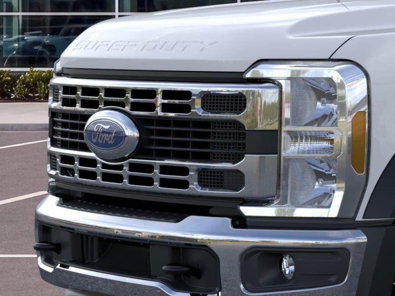 New 2026 Oxford White Ford XL image 17