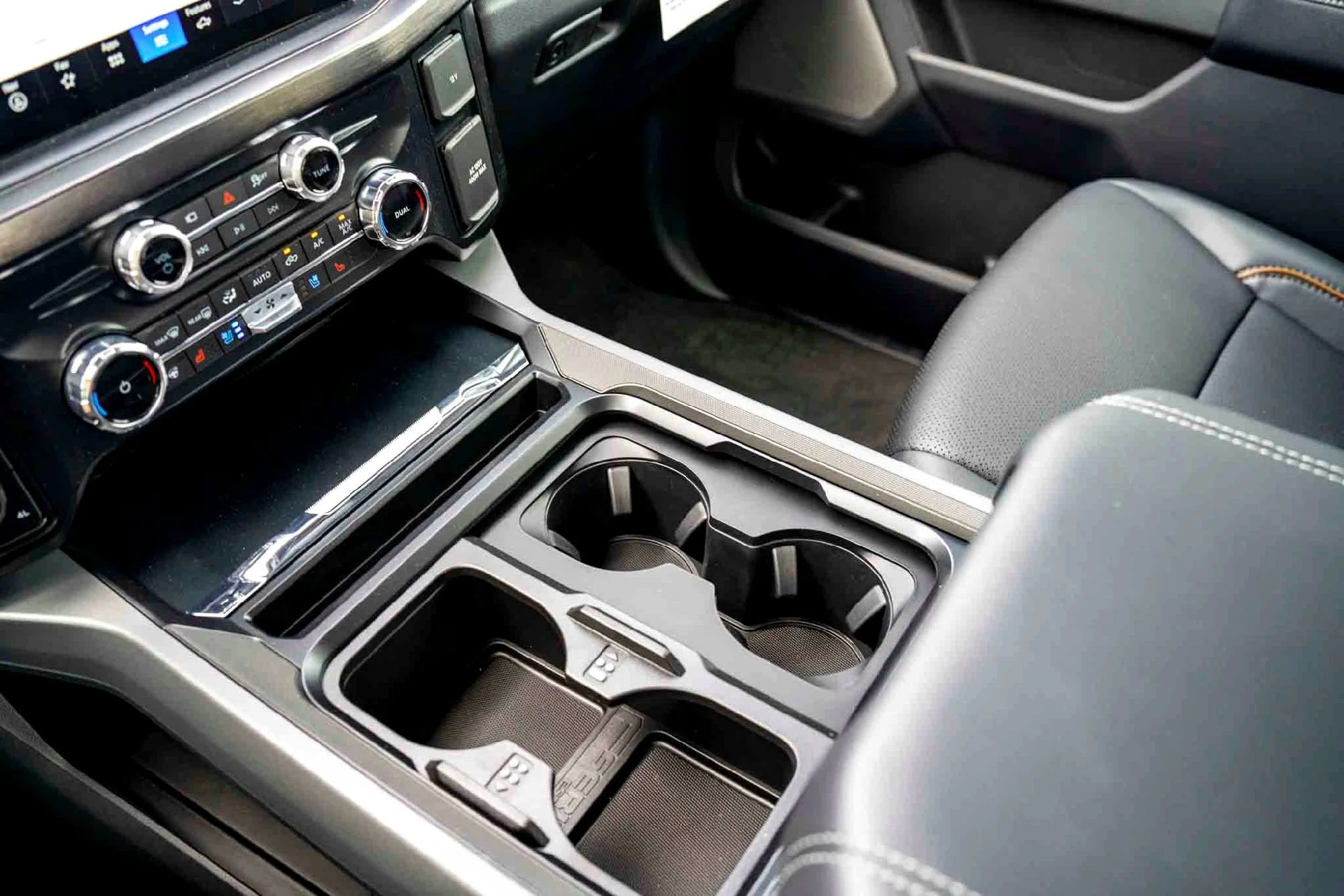 New 2026 Glacier Gray Metallic Tri-Coat Ford LARIAT image 17