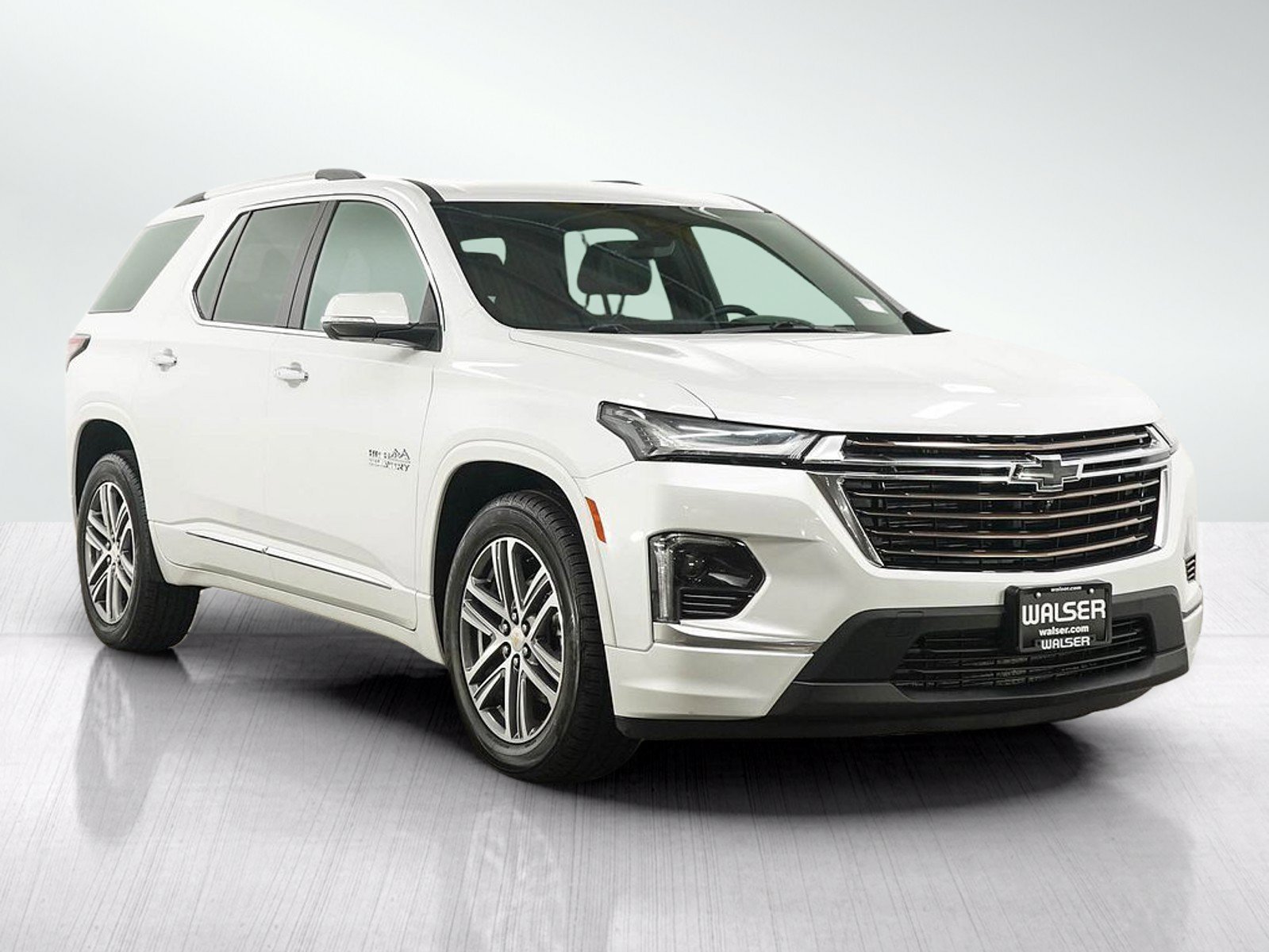 Used 2023 IRIDESCENT PEARL TRICOAT Chevrolet High Country image 7