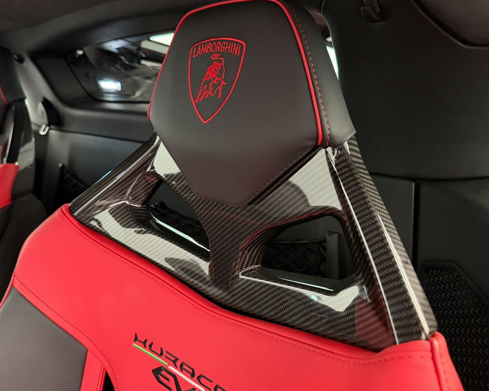 Used 2022  Lamborghini Base image 17