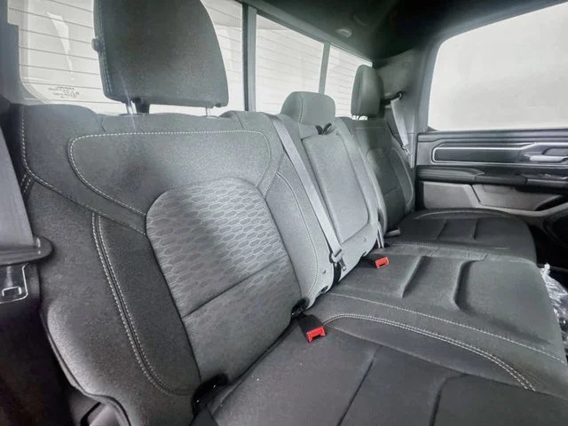 New 2026 Diamond Black Crystal Pearl-Coat Exterior Paint RAM BIG HORN image 25