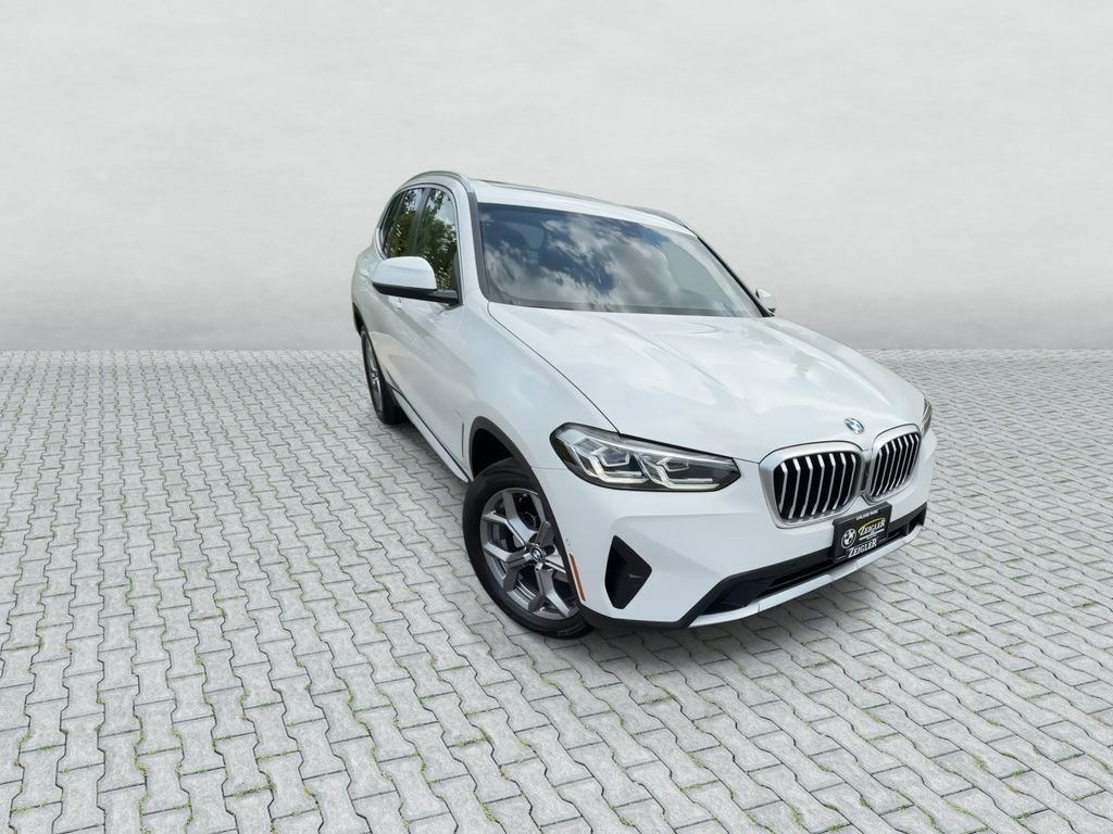 Used 2024 White BMW xDrive30i image 2