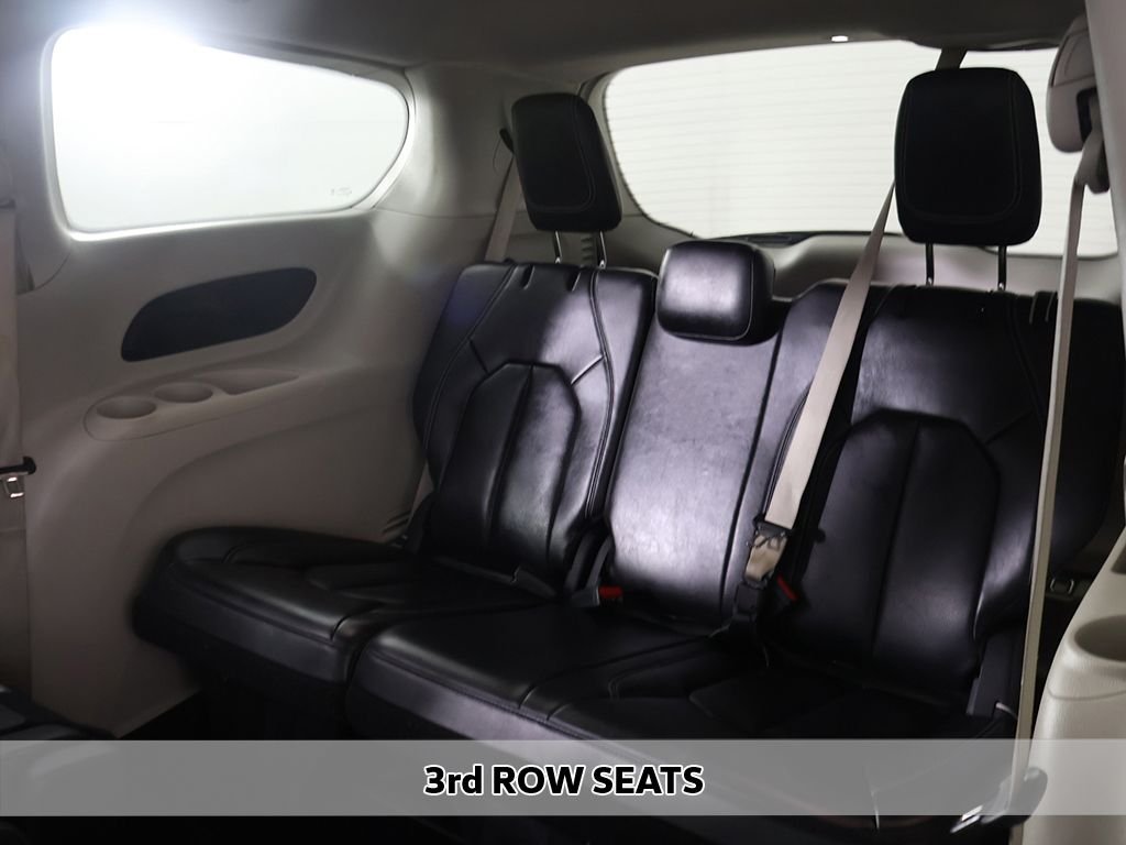 Used 2023 Gray Chrysler Touring L image 7