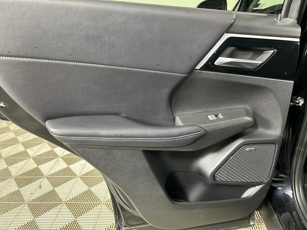Used 2025 Black Mitsubishi SE image 15