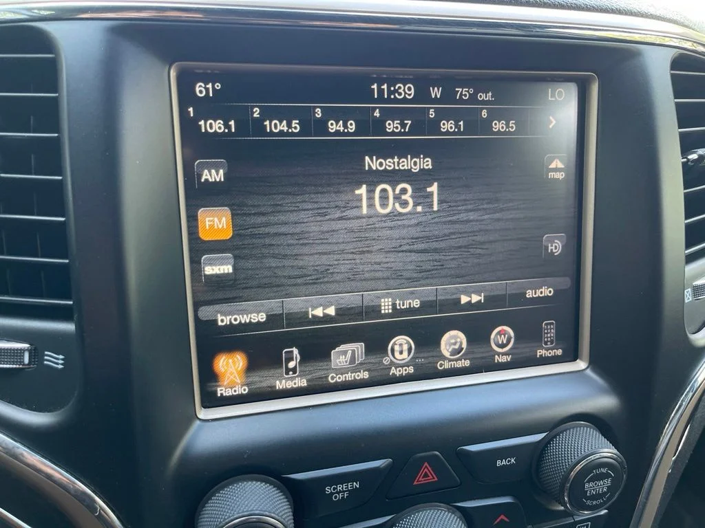 Used 2014 Black Jeep Limited image 21