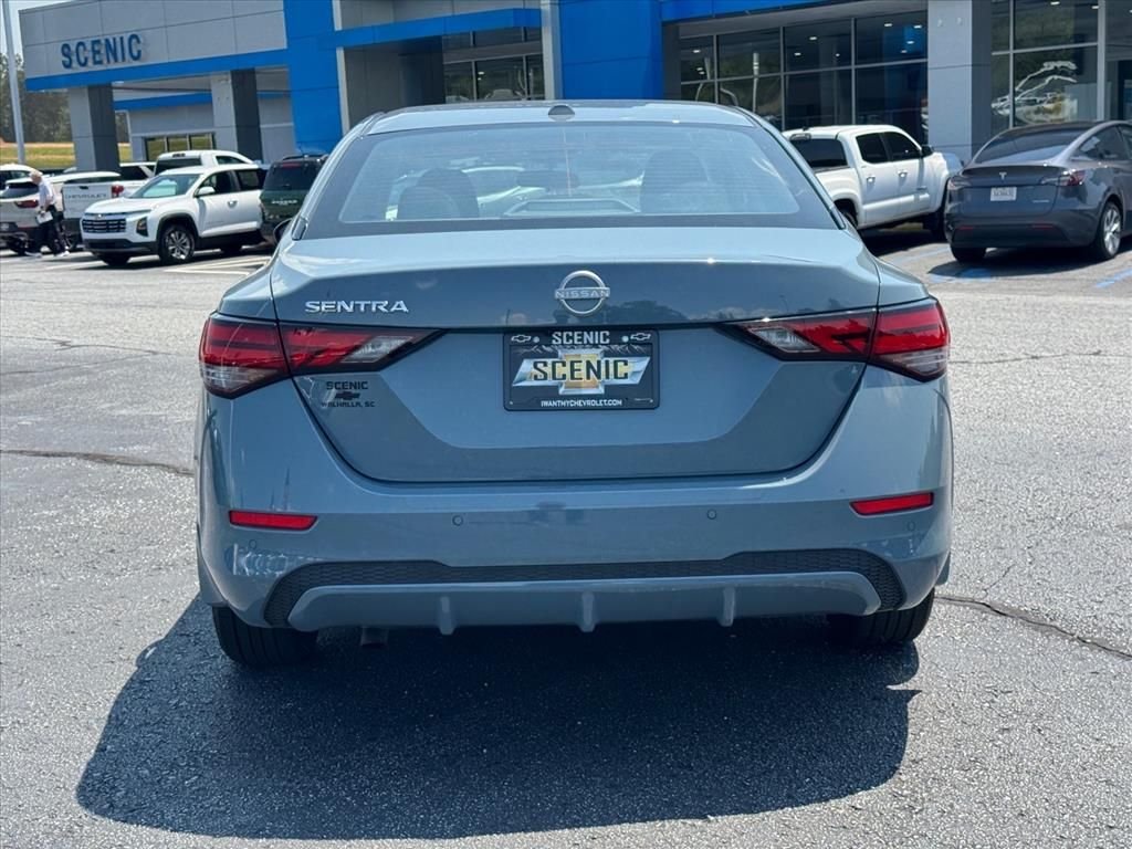 Used 2025 Gray Nissan SV image 4