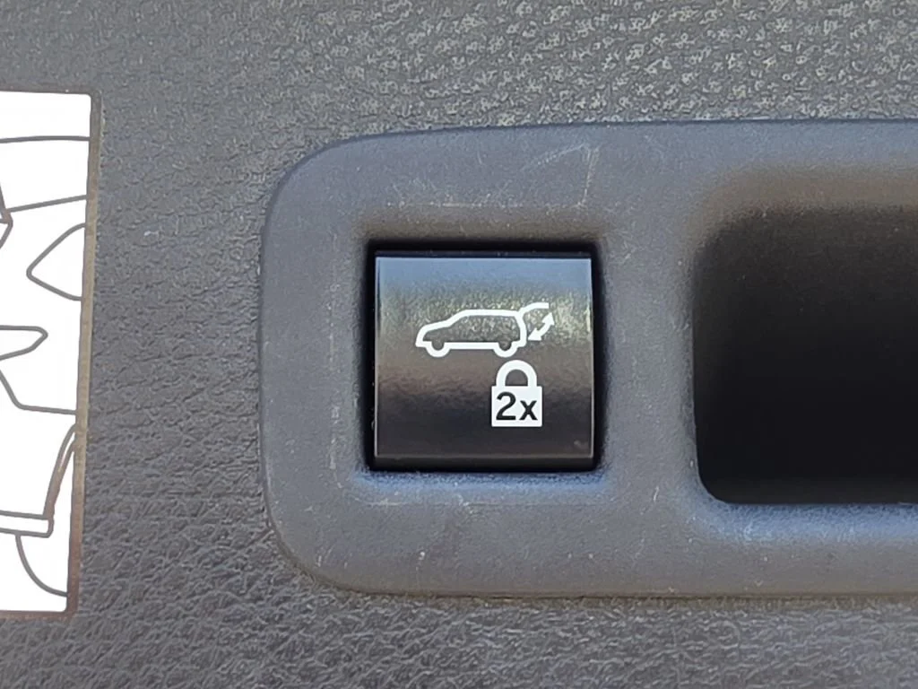 Used 2023  Toyota Platinum image 15