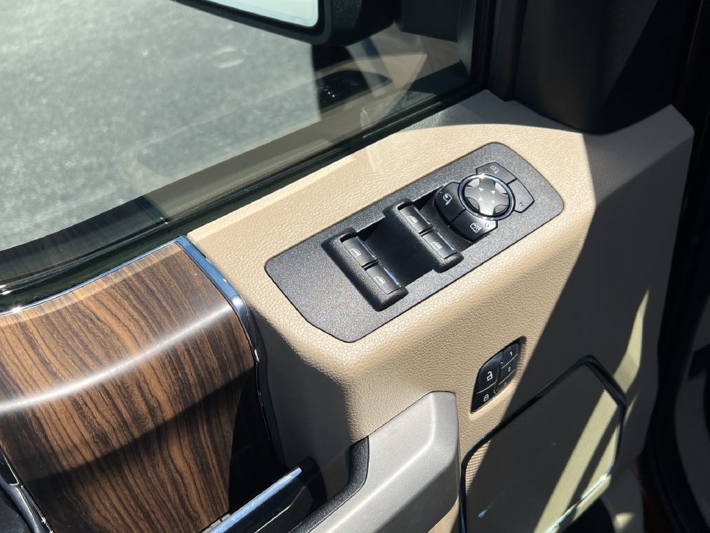 Used 2016 Beige Ford Lariat image 23