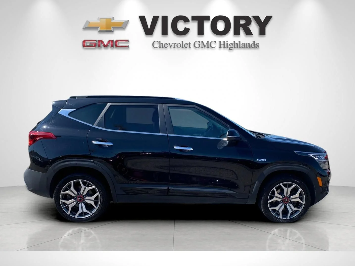 Used 2023 Black Kia SX Turbo image 2