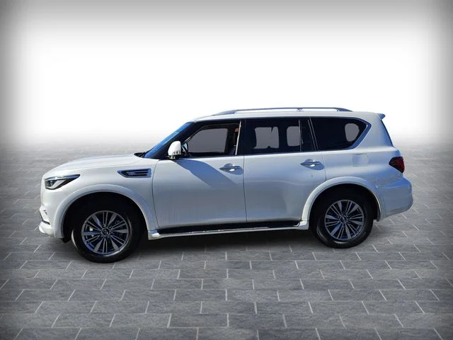 Used 2024 White INFINITI LUXE image 4