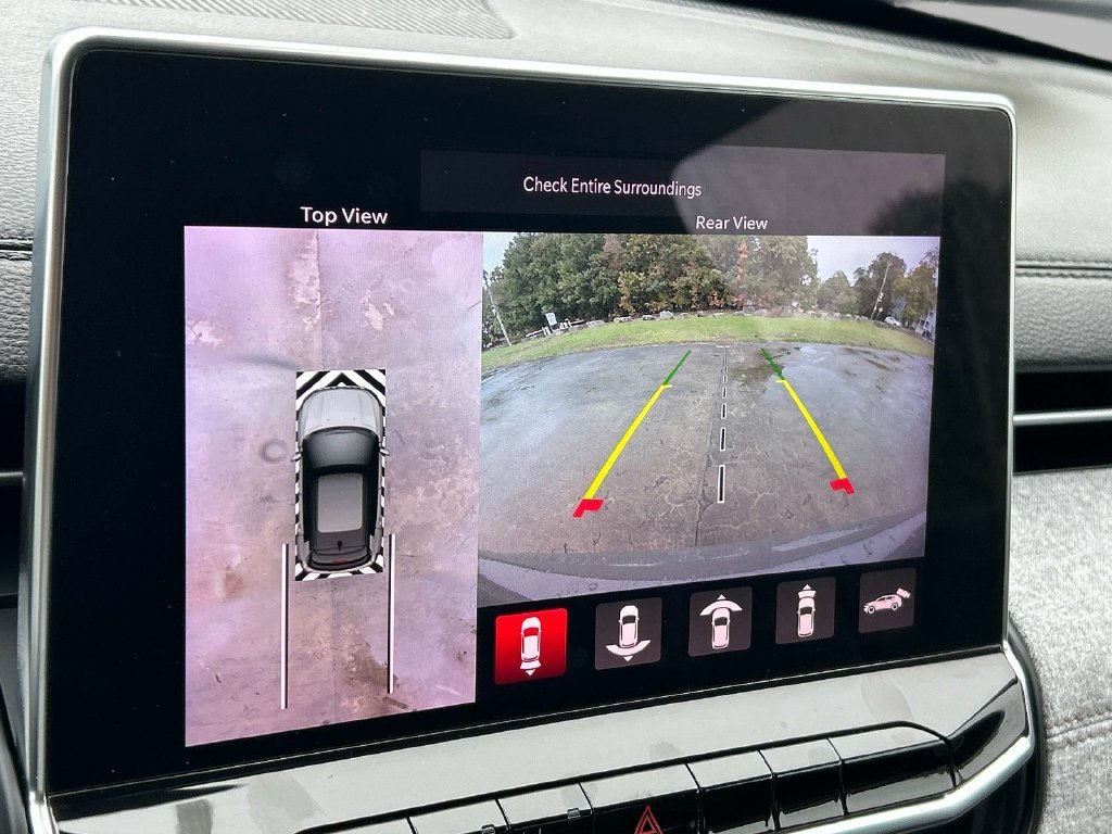 Used 2023 Gray Jeep Latitude Lux image 28