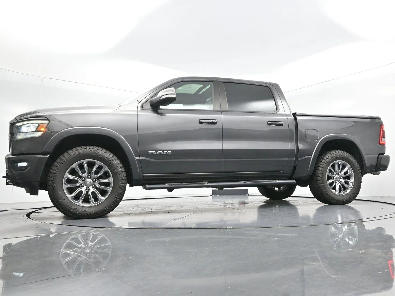 Used 2021 Granite Crystal Metallic Clearcoat Ram Laramie image 46