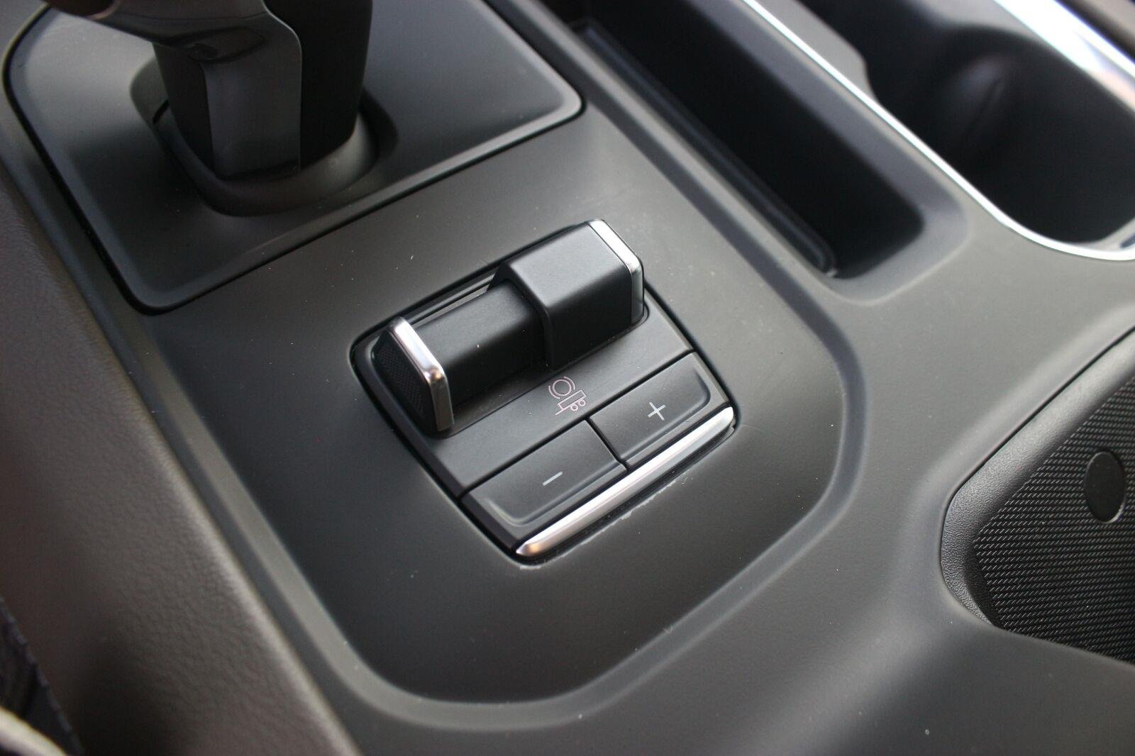 Used 2025 Onyx Black GMC Denali image 22