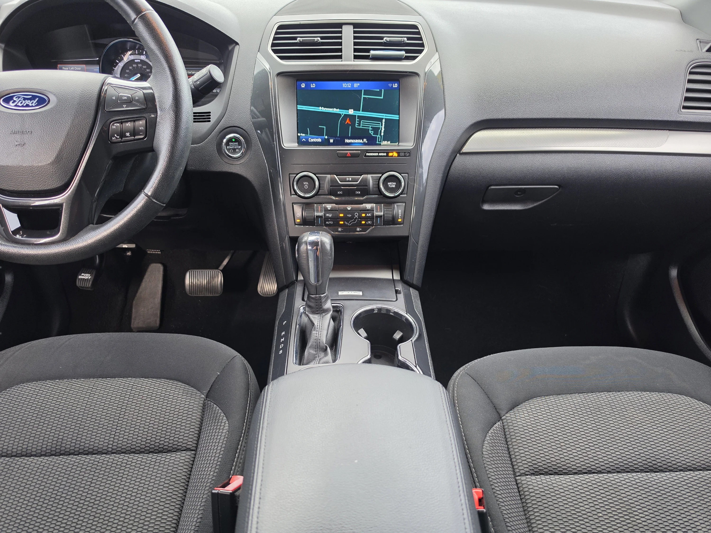Used 2019 White Platinum Clearcoat Metallic Ford XLT image 22