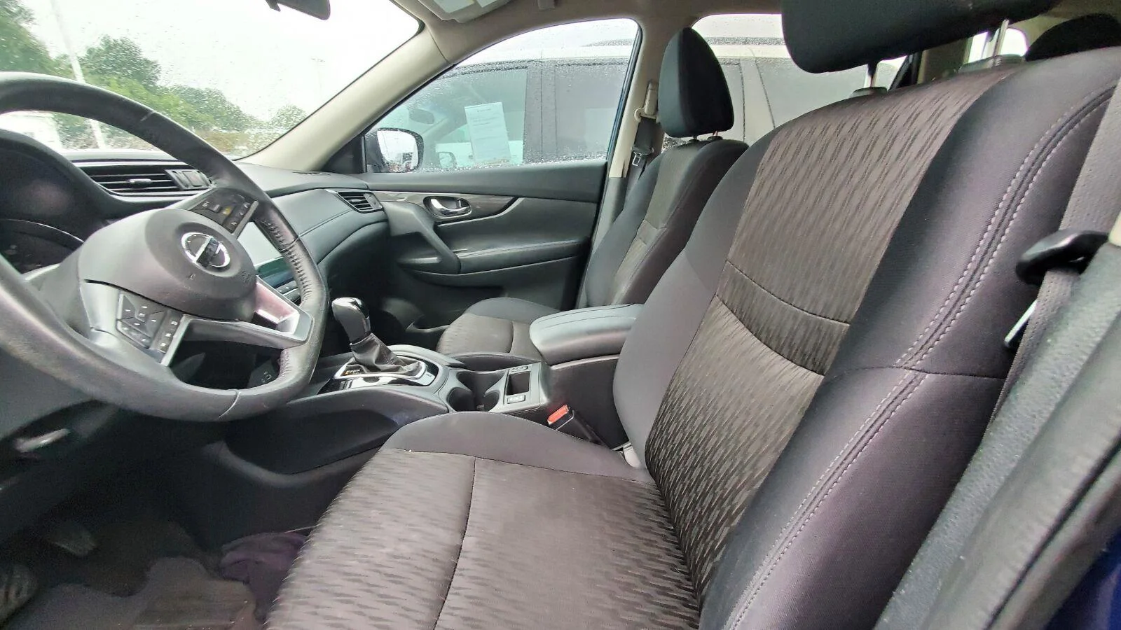 Used 2018 Caspian Blue Nissan SV image 3