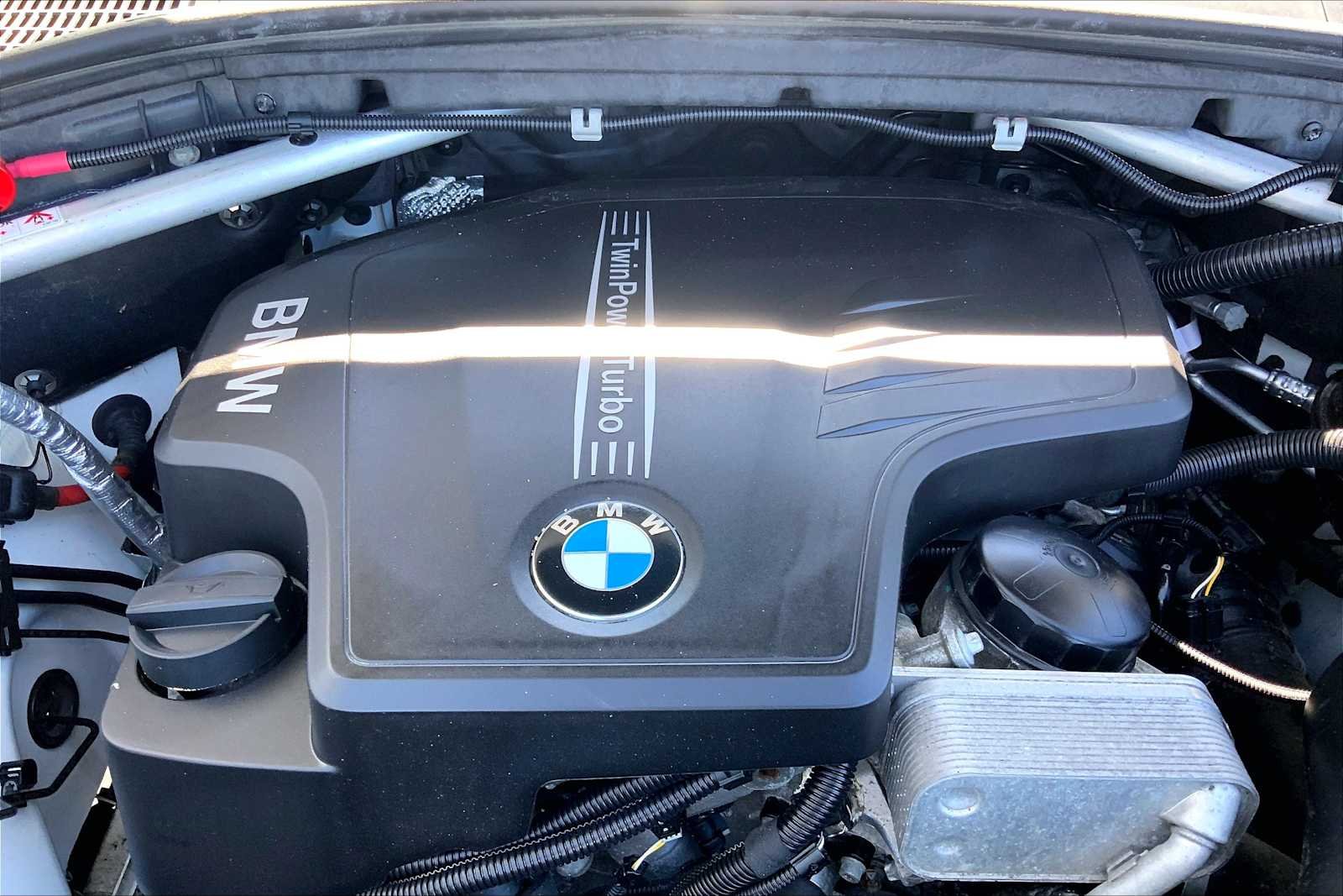 Used 2017 Alpine White BMW xDrive28i image 30