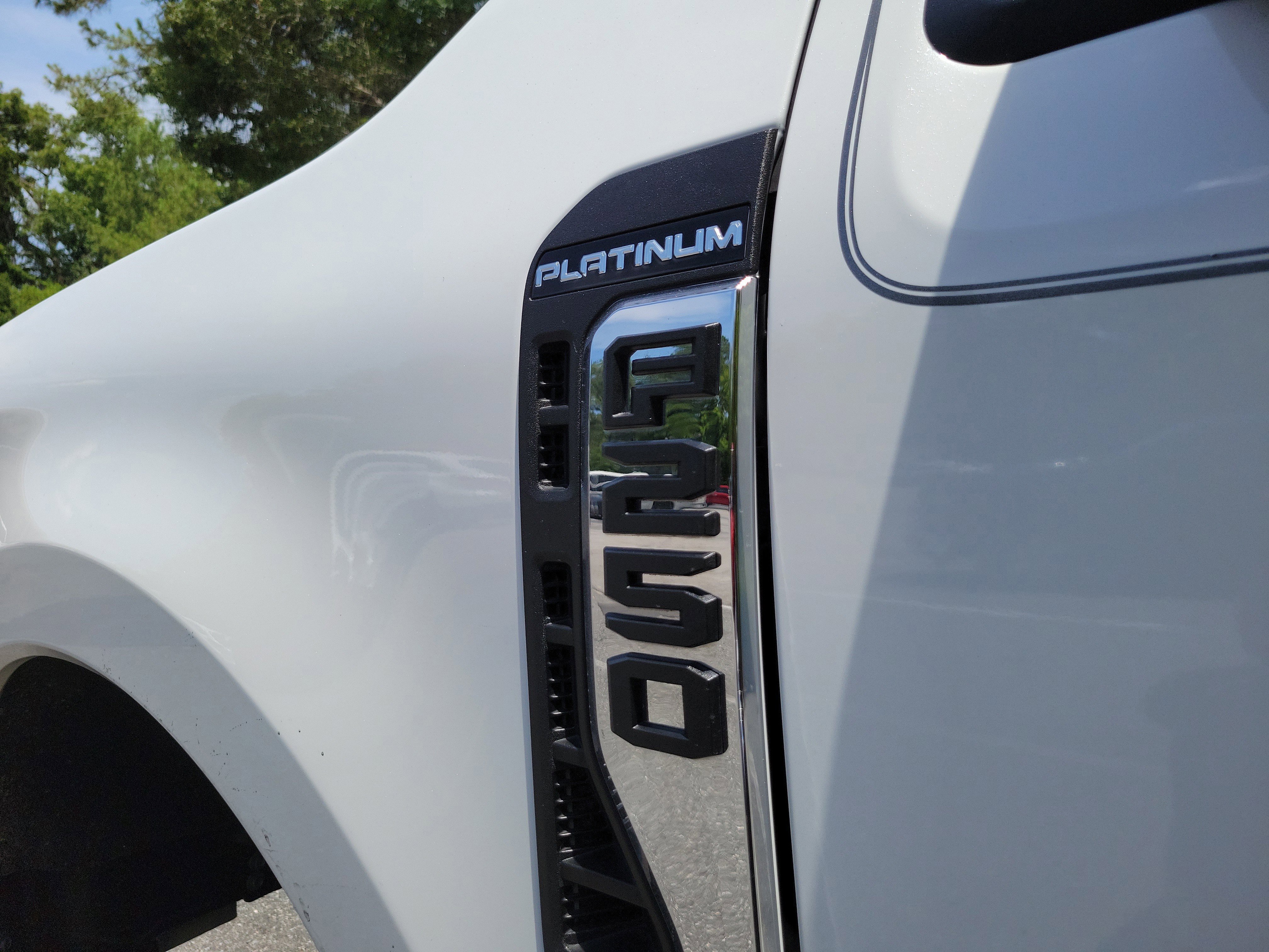 Used 2024 White Metallic Ford Platinum image 7
